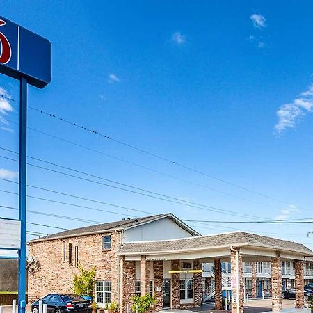 Motel 6 Fort Worth - Northside Bagian luar foto